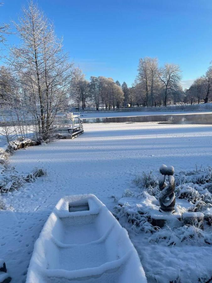 Romantic Spa Villa With Fireplace By The Lake Stjarnsund Екстер'єр фото
